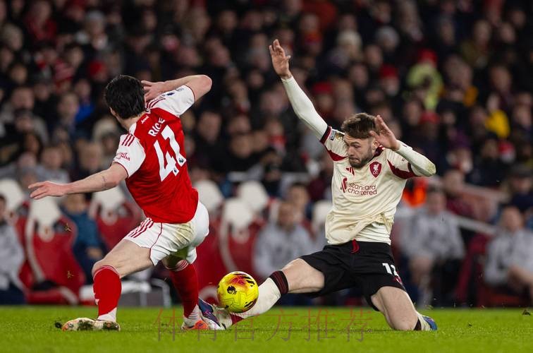 英超-双方屡失破门良机 阿森纳主场战平利物浦